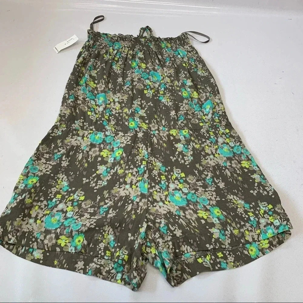 Old Navy Dark Floral Romper Small ‎ Strapless Pockets Cinched Travel Fairy  New